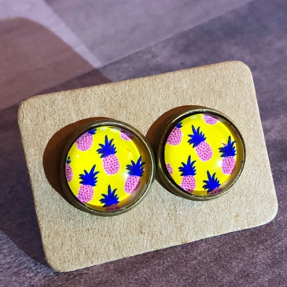 Pineapple Paradise Glass Bronze Stud Earrings! - Picture 4 of 7